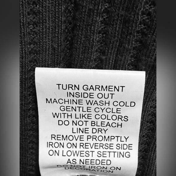 Notations NEW 1X Grey Knit 3/4 Sleeve Pullover Top with Faux Pearl Neckline Plus - Picture 5 of 7